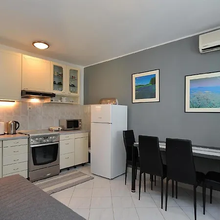 Apartment Fuer 3 Personen Ca 32 Qm In Pula-fondole, Istrien Istrische Riviera